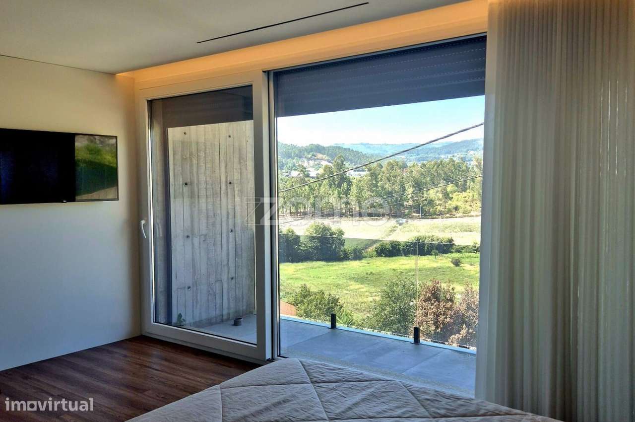 Moradia T3 Semi-Nova em Lanhas, Vila Verde-24