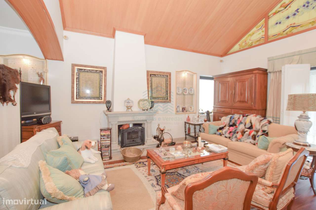 Moradia T3+2 com jardim e logradouro em Quinta da Silvã - Torres Novas-10