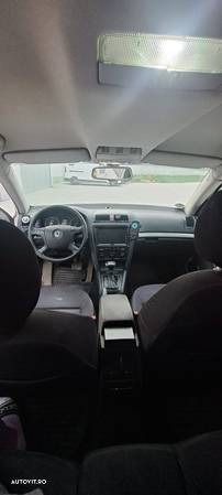 Skoda Octavia 2.0TDI Elegance Aut - 3