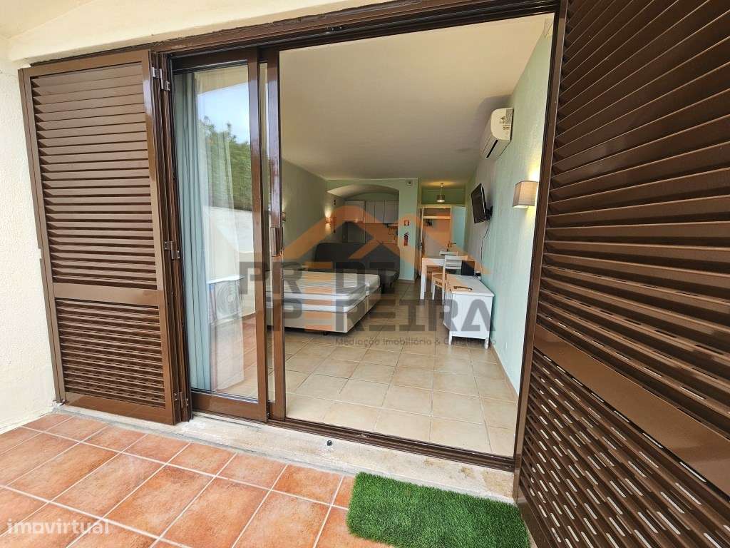 Arrendamento anual, T0 com terraço. ar condicionado localizado em C... - Grande imagem: 2/26