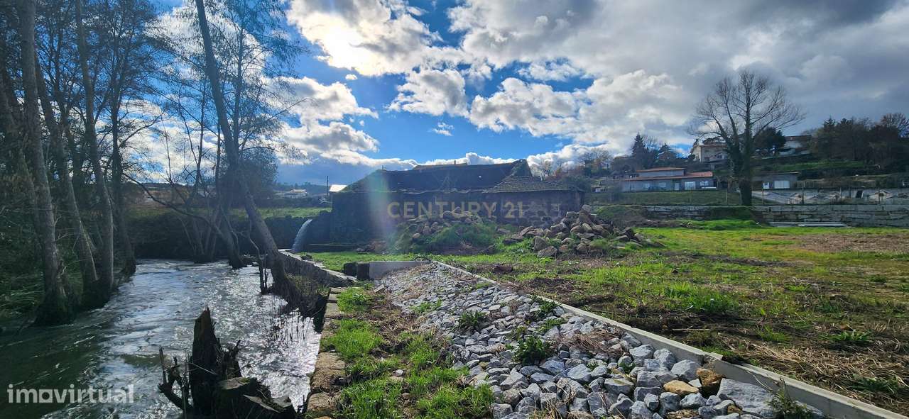 Quintinha à beira rio com projeto habitacional aprovado - Grande imagem: 5/25