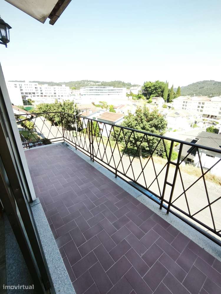 Moradia Geminada T4-10