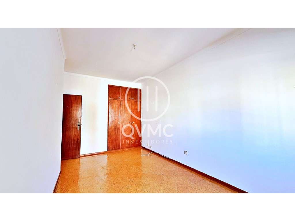Apartamento T3 na Moita com varandas - 1º andar-24