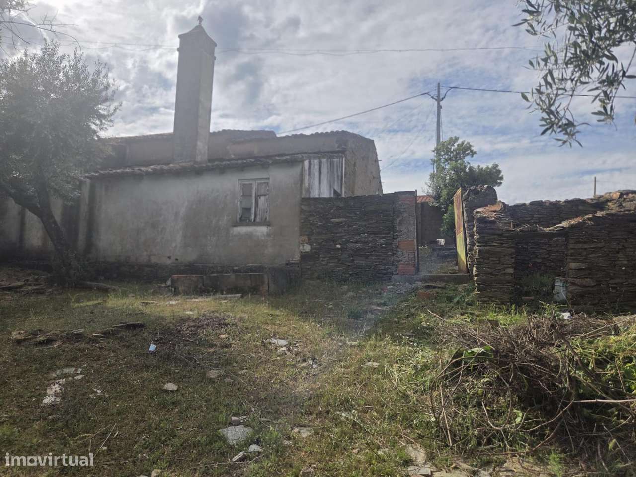 Moradia T4 para recuperar-10