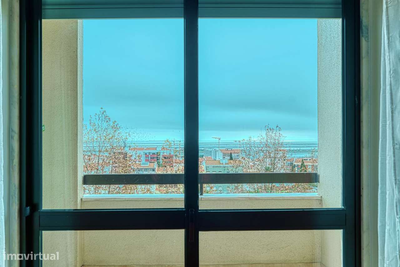 Apartamento T3 com excelentes áreas e uma vista deslumbrante...-18