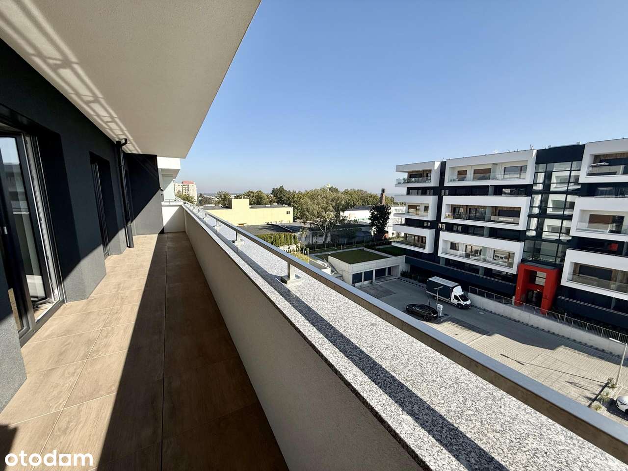 Duże, wykończone mieszkanie na sprzedaż-14