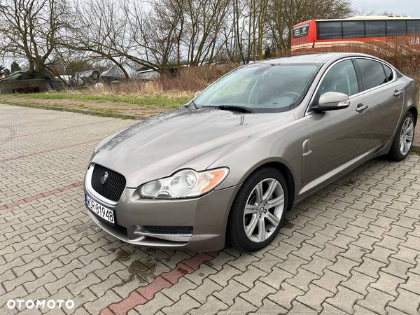 Jaguar XF 2.7 V6 D Premium Luxury - 13