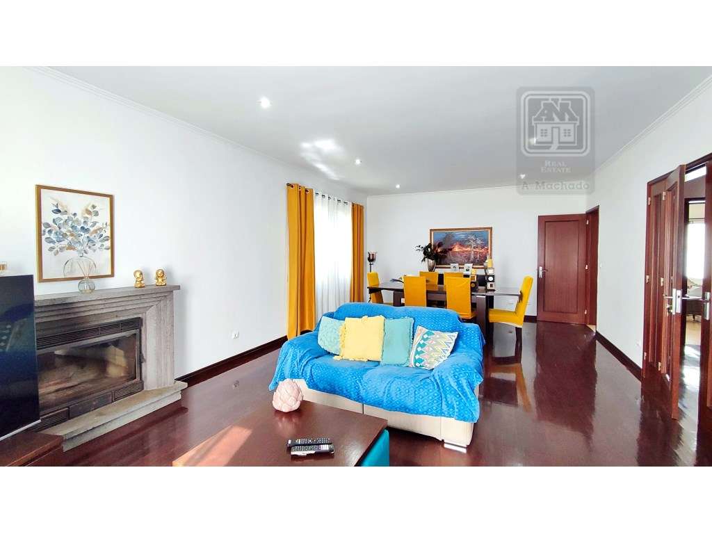 VENDA de MORADIA - VIVENDA com alojamento local e piscina - Fenais ...-16