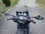 Yamaha X-max - 6