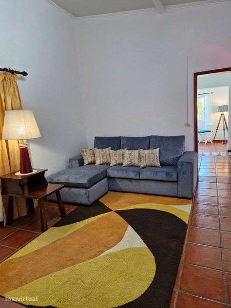 Apartamento T1 numa quinta na periferia de Angra - Grande imagem: 4/10