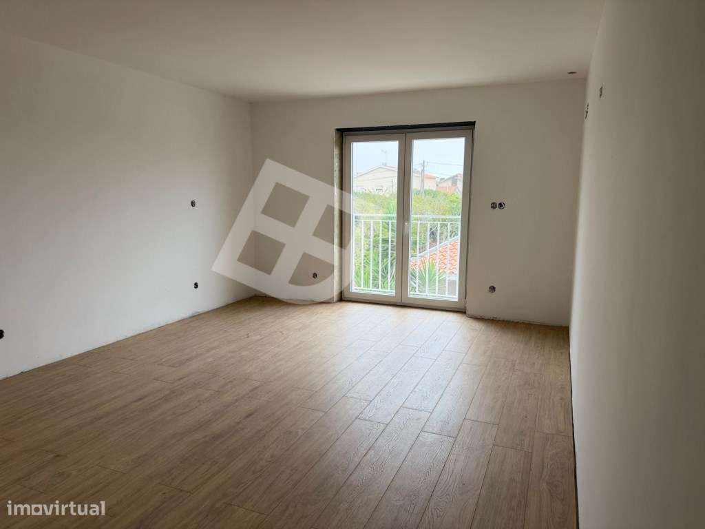 Moradia T5 próxima às Praias Conforto, Espaço e Qualidade de Vida-46