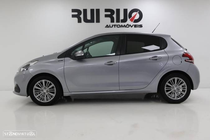 Peugeot 208 1.2 PureTech Signature - 9