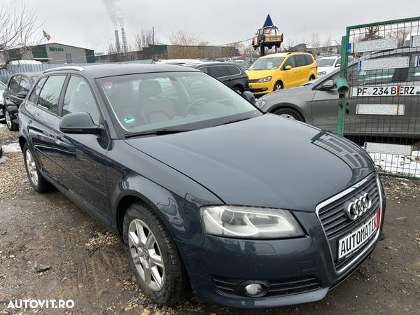 Audi A3 Sportback 2.0 TDI DSG Attraction Aut - 6