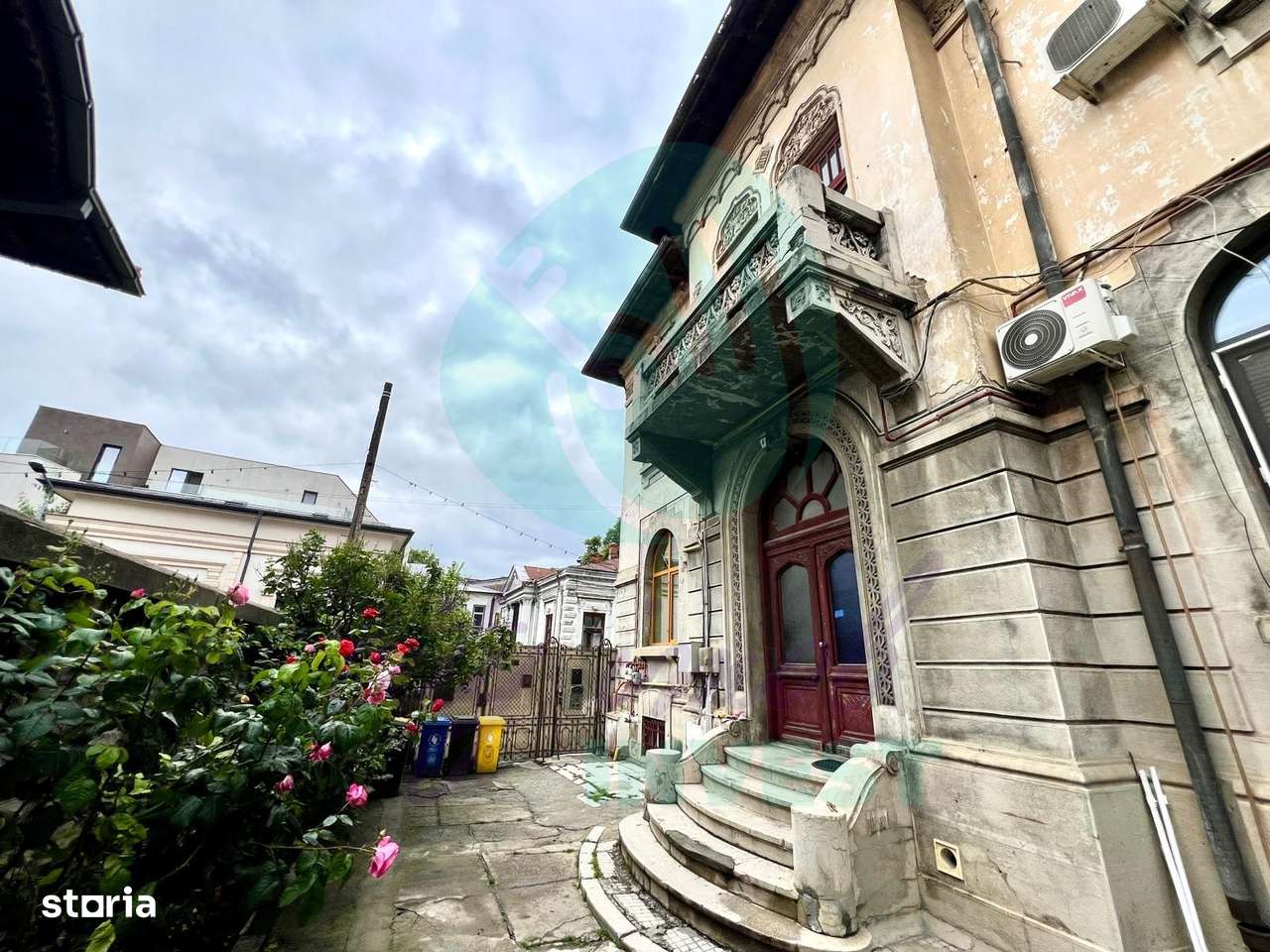 Apartament een vil03 interbelic03 Unirii 61 Carol | | Curte | Ideal cabine