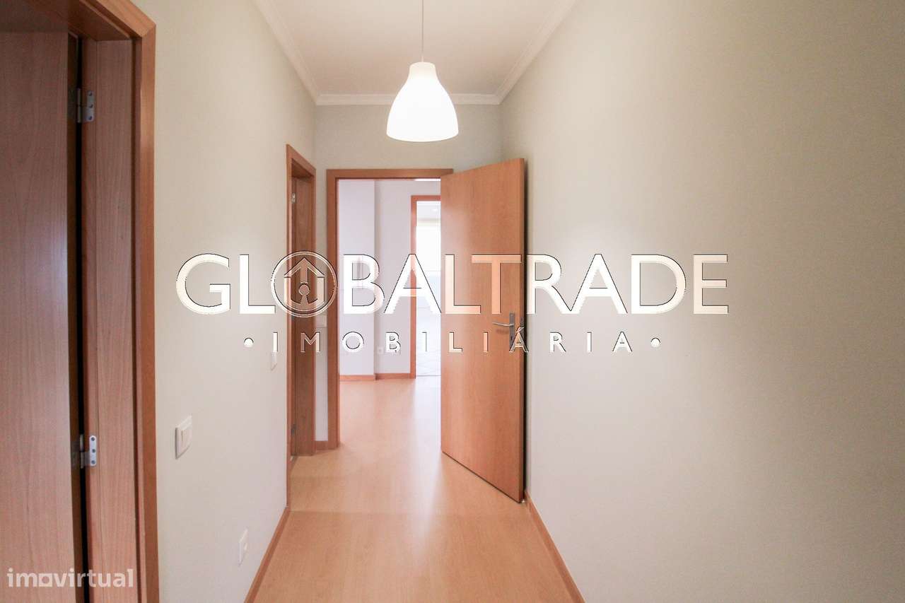 Apartamento T2 com Terraço em Baguim do Monte-12