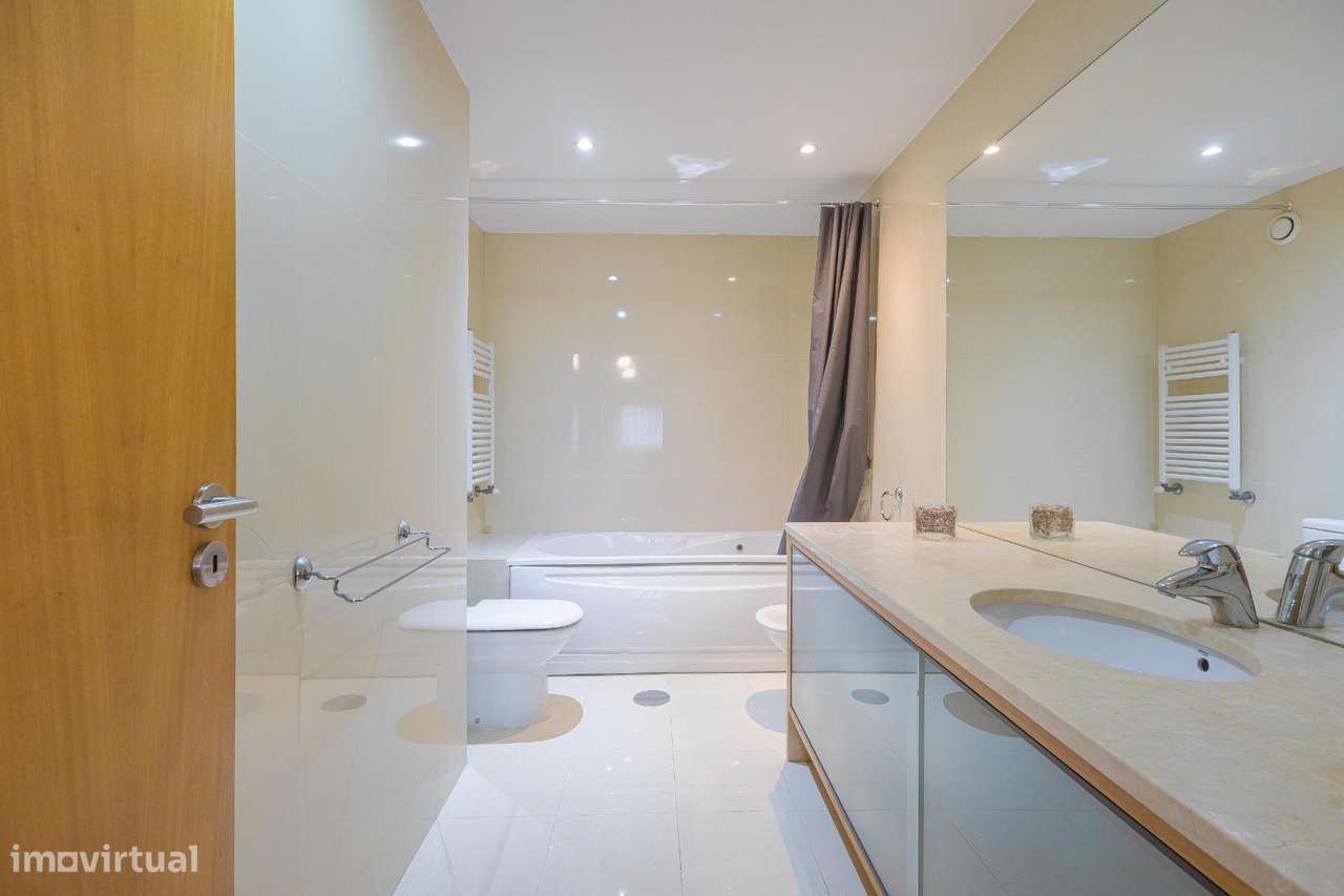 Apartamento T3 Exclusivo na Rua Soares dos Reis – Vila Nova de Gaia-19