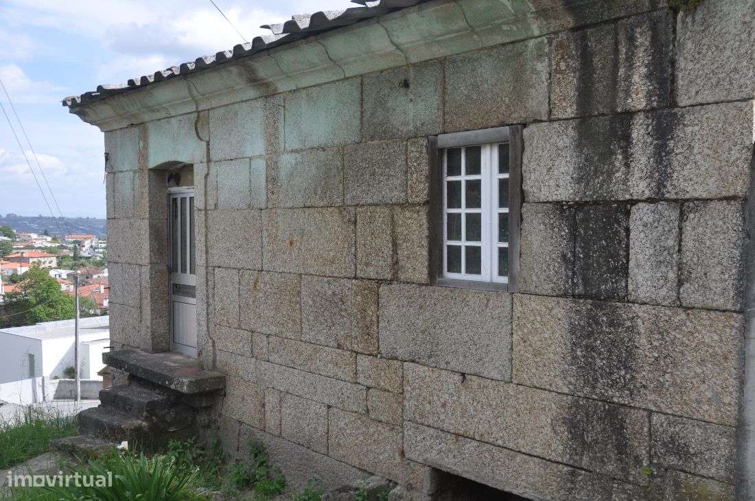Casa para Restauro em Abação-9
