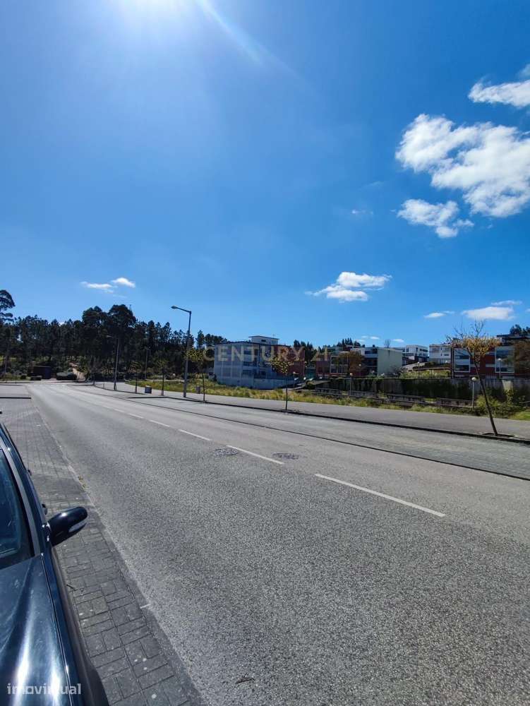 TERRENO PARA CONSTRUÇÃO DE PRÉDIO NA RUA PINHAL DE VALE DE LOBOS EM LE - Grande imagem: 5/13