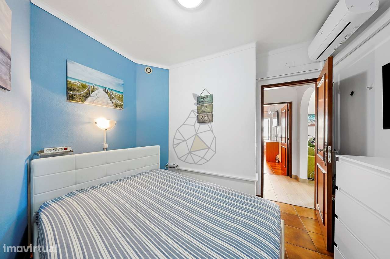 Apartamento  T1 +1 , com Licença de Alojamento Local na Primeira linha-12