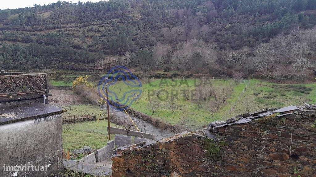 Casa em Xisto para Restauro – Unhais-o-Velho - Grande imagem: 2/6