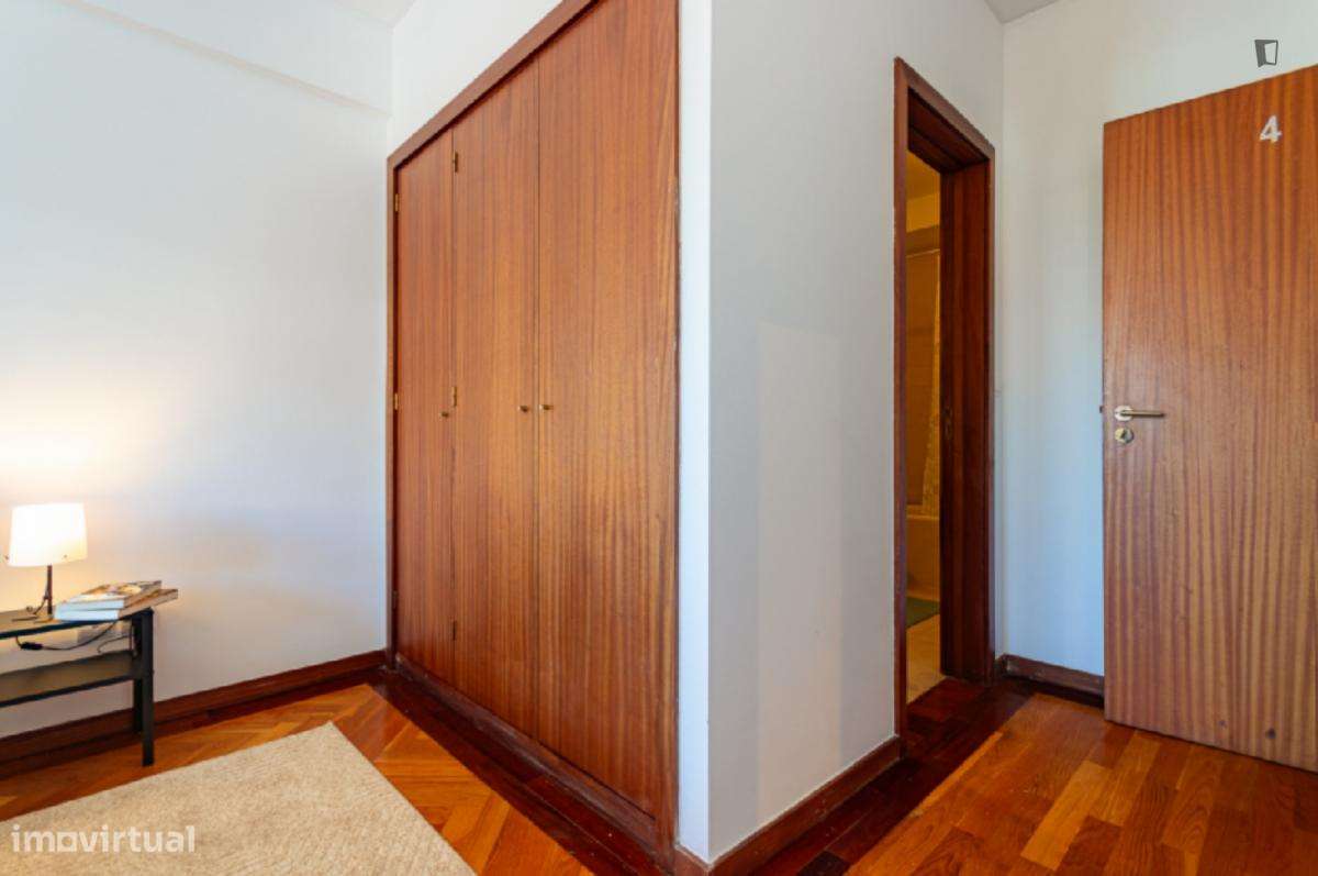 Quarto - localizado em Paranhos Porto - Grande imagem: 4/6