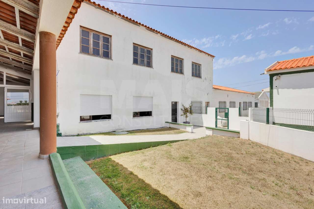 Prédio com PIP aprovado para 8 apartamentos em Peniche - Grande imagem: 3/19