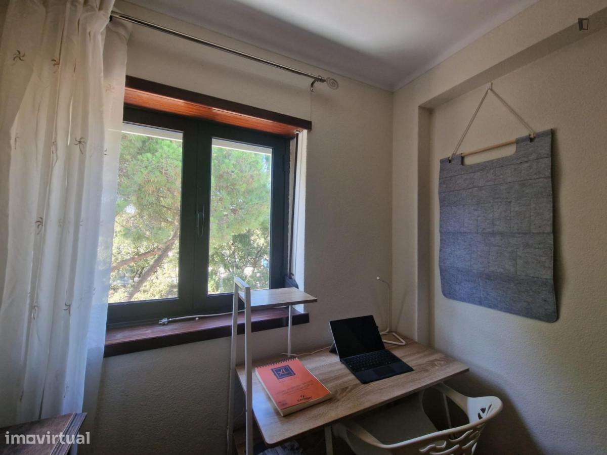 Quarto - localizado em Restelo Lisbon - Grande imagem: 2/9