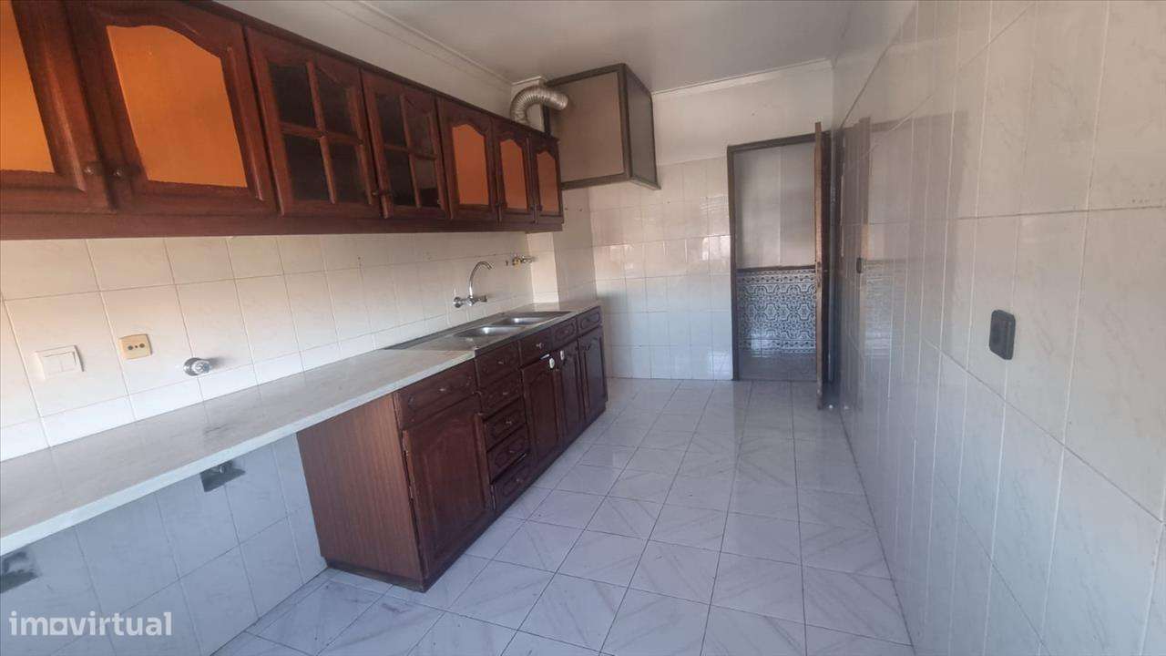 Apartamento T2 Próximo de Transportes – Sintra - Grande imagem: 5/19