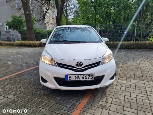 Toyota Yaris 1.33 Premium - 3