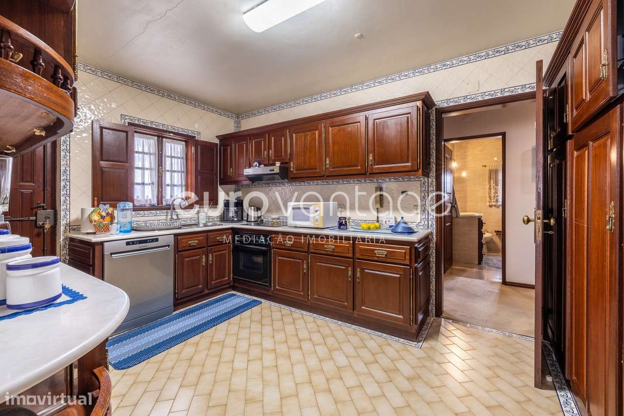 MORADIA T8 NO CENTRO DE LEIRIA-12