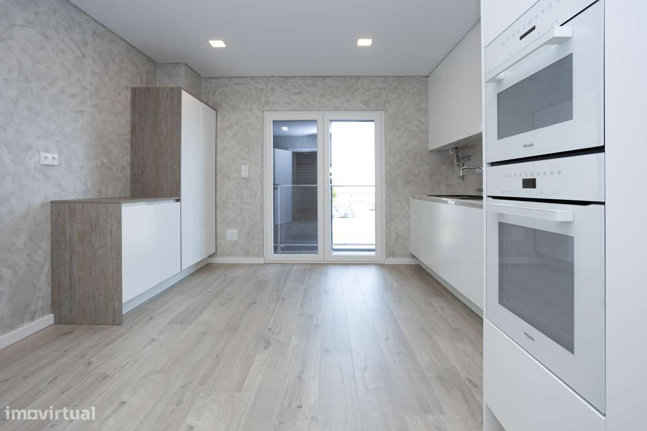 Apartamento T4 Novo no Montijo – Elegância, Conforto e Sustentabilidad - Grande imagem: 4/37
