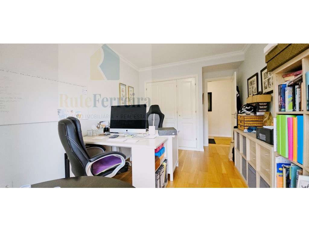 Apartamento T3 no Condomínio Campo Real !!-22