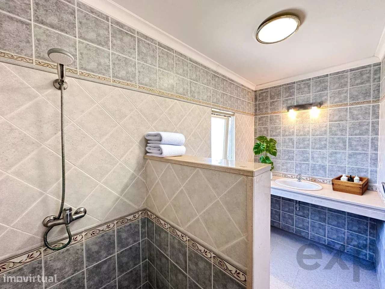 Casa senhorial privada com piscina em mais de 5 hectares.-27