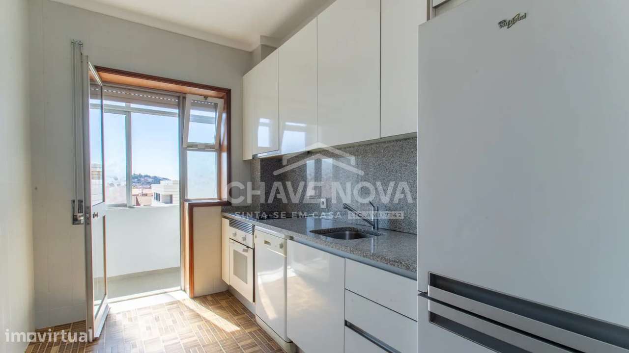 T2 com varanda e 2 casas de banho em Gaia-14
