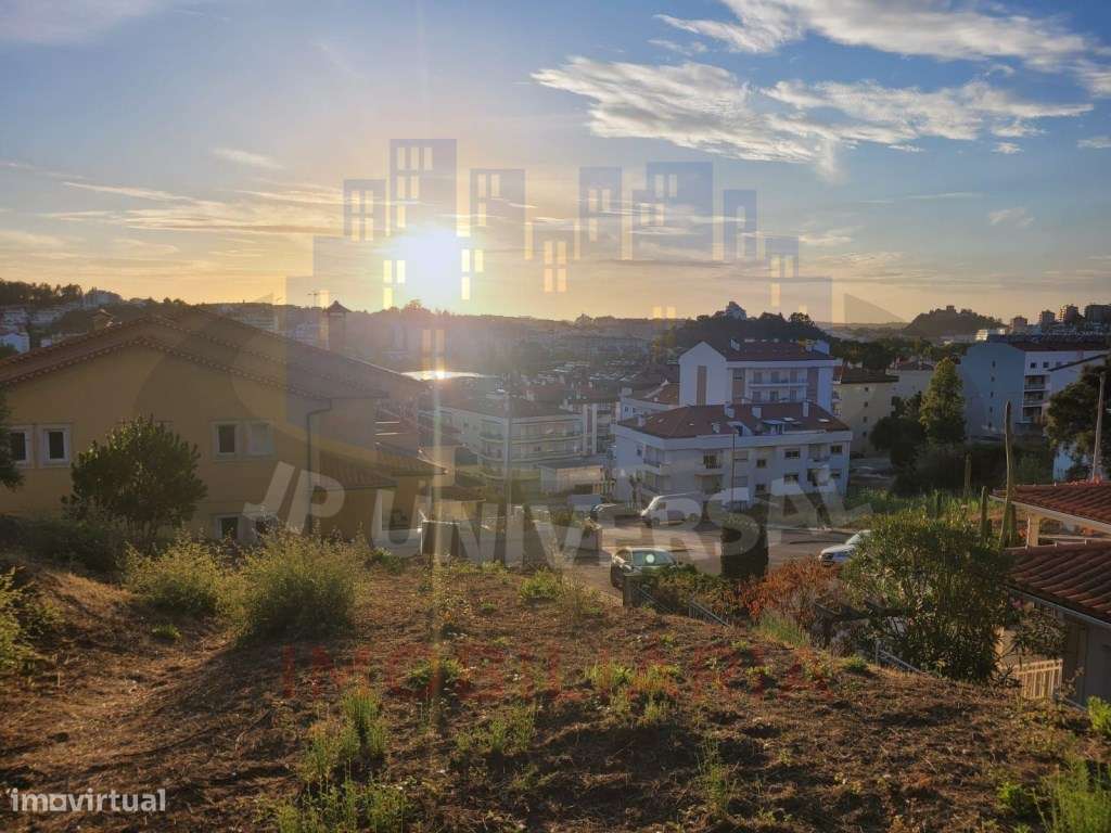 Vende-se Terreno com Projeto com Vista Castelo-11