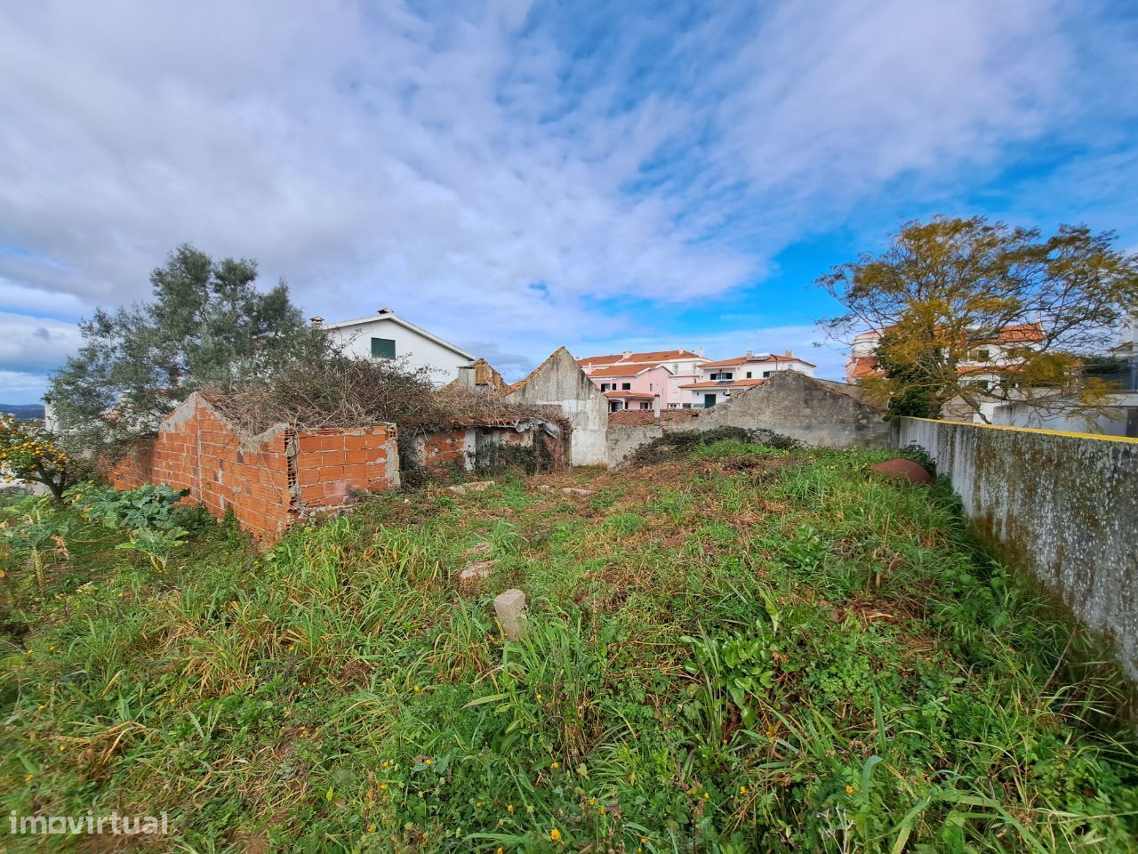 Moradia em Ruinas com terreno-São Gregório Caldas Da Rainha