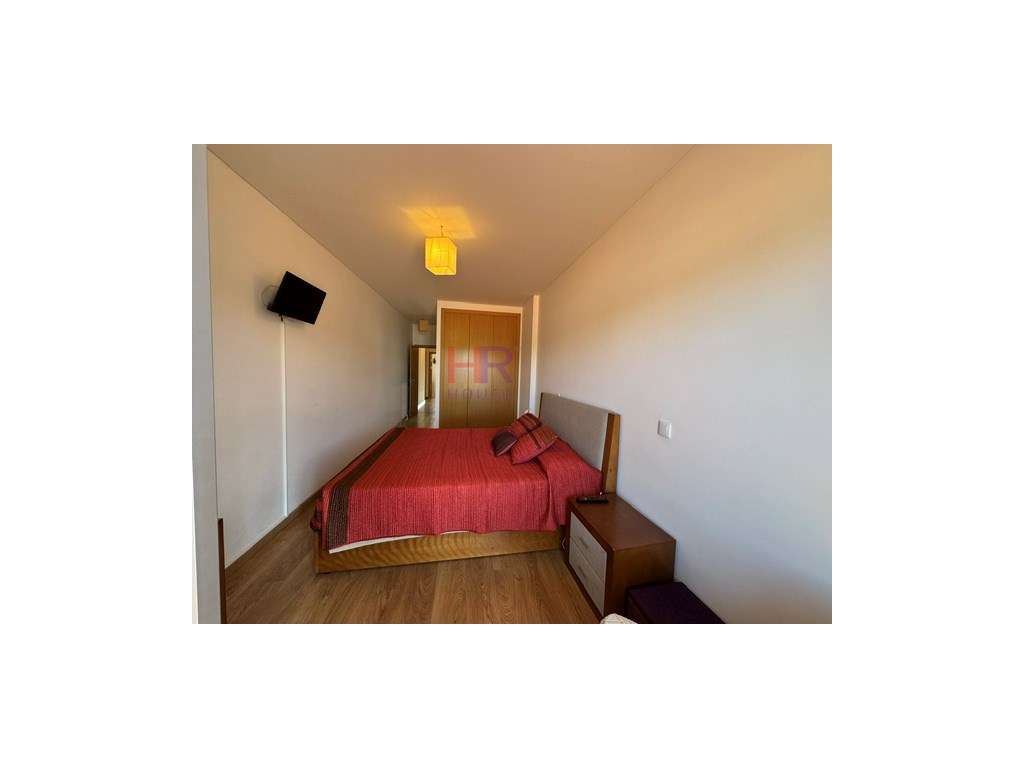Quinta da Portela Vende-se T2 com garagem dupla.-27