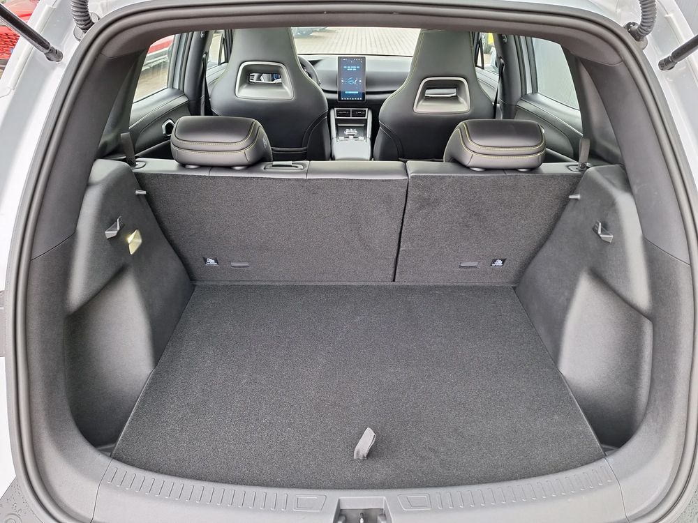 DEMO / Zasięg 312 km / Kamera Cofania / CarPlay i Android Auto