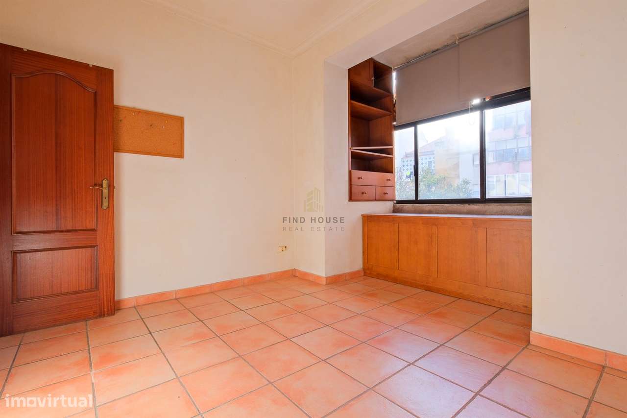 Vende-se Apartamento T3 no centro do Barreiro-17