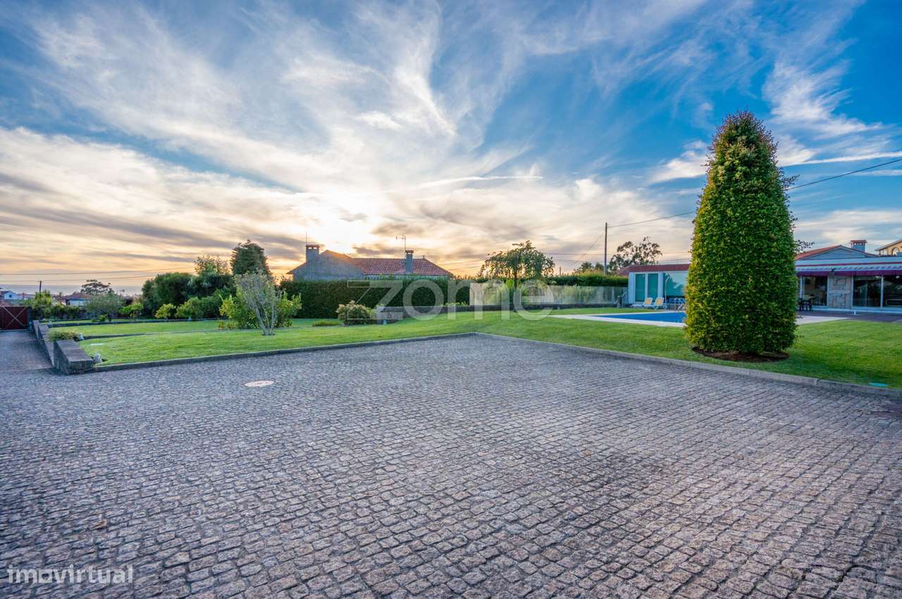 Moradia T4 com piscina | Esposende-33