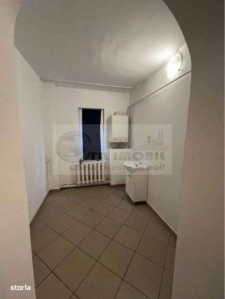 Spațiu comercial de vânzare – Splai Bahlui Mal Drept-105 000 € - Imagine principală: 3/4