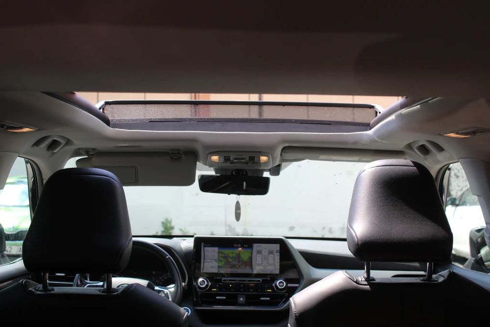 Toyota Highlander III [2020 - Prezent] 2.5 L Dynamic Force 248CP Luxury Pearly 2021
