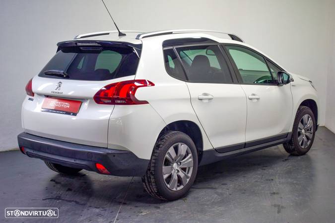 Peugeot 2008 1.2 PureTech Style - 3