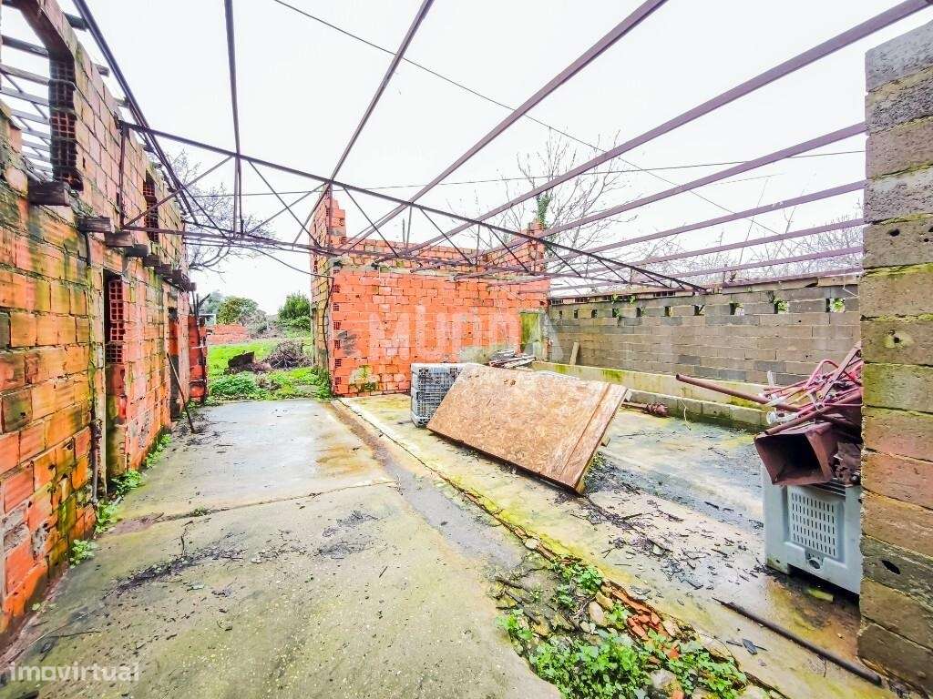 Moradia T2+1 para restauro a 10min Aveiro-18