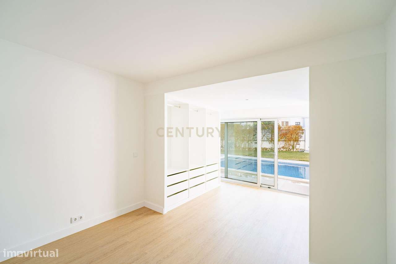 Moradia T6 com Piscina - Charneca de Caparica-18