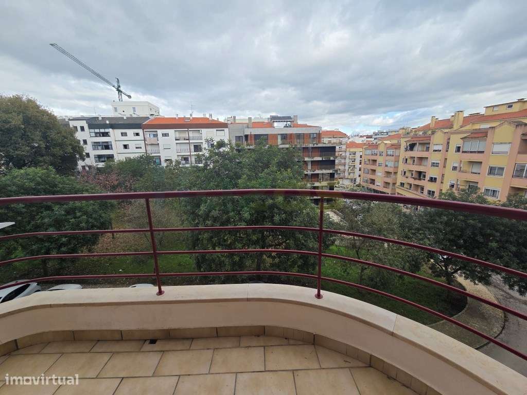 T3 com estacionamento - Zona Premium de Leiria, junto ao Seminário,...-11