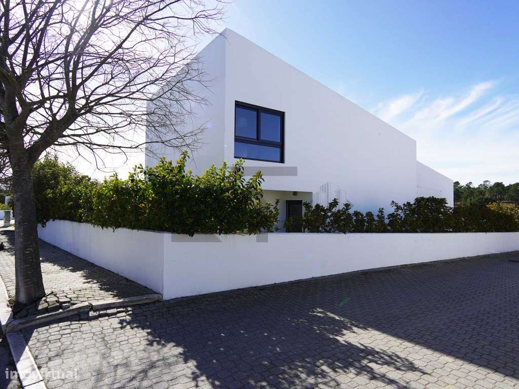 Moradia V4 com Piscina para Venda na Comporta-8