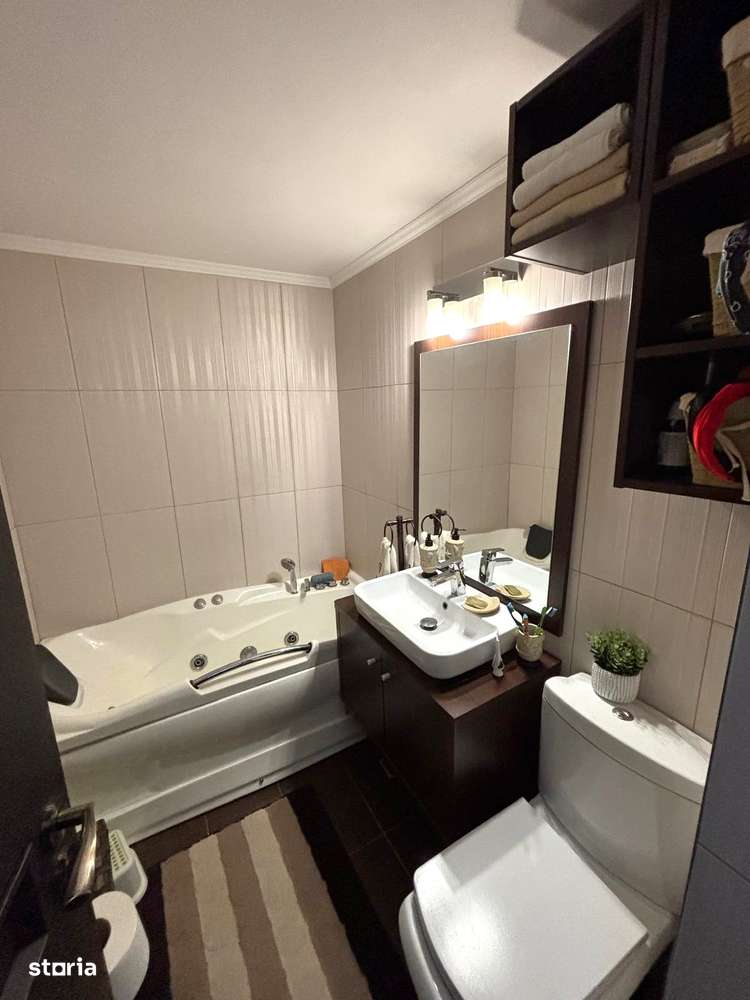 De vânzare apartament 3 camere decomandat Între Lacuri-9