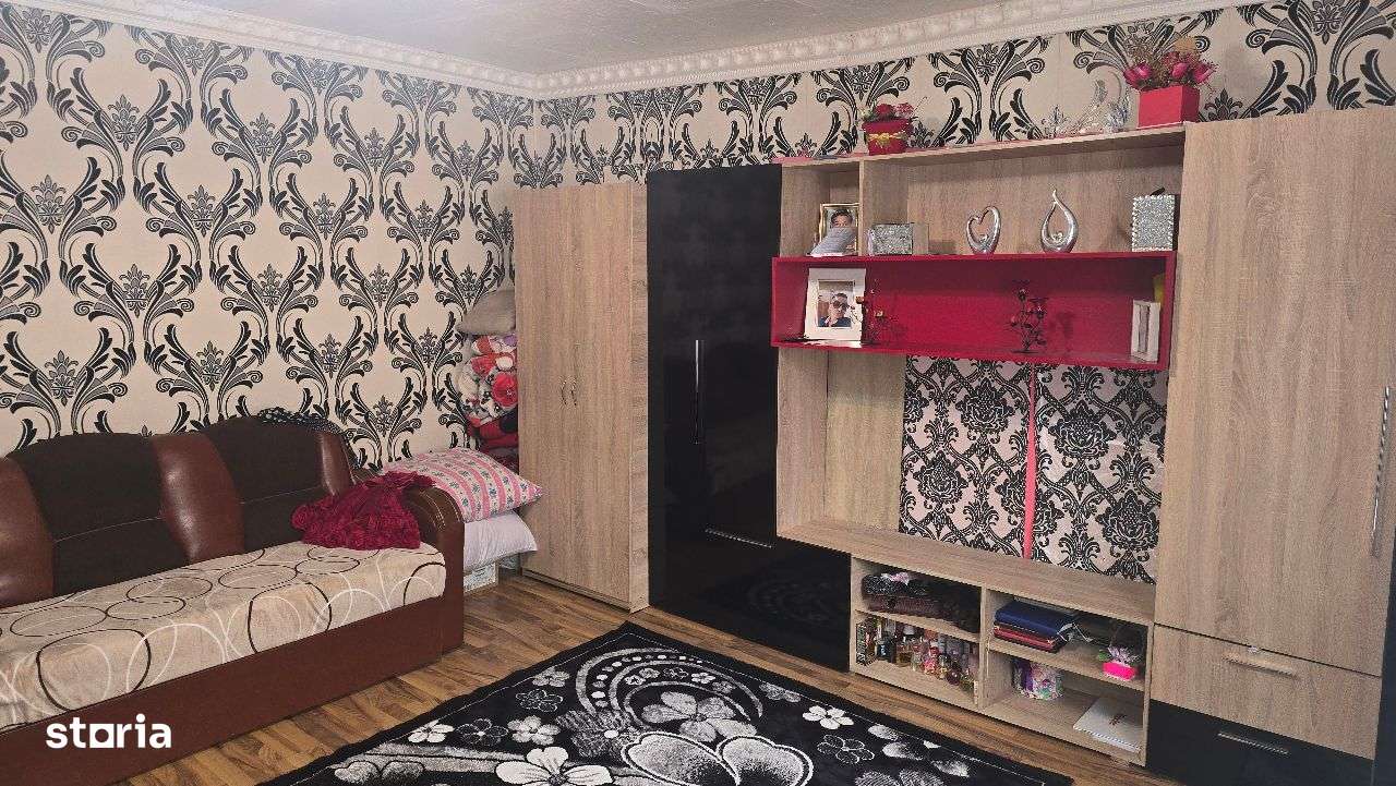 Vand casa in Deva, Dorobanti, SC: 121 mp, teren 308 mp, din anul 1995 - Imagine principală: 2/19