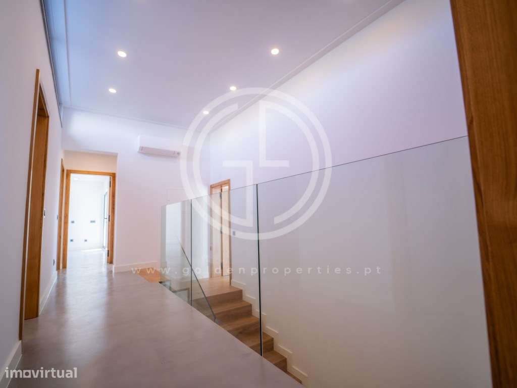 Invista na sua casa de sonho! Moradia T5 em Quarteira, perto da Pra...-38